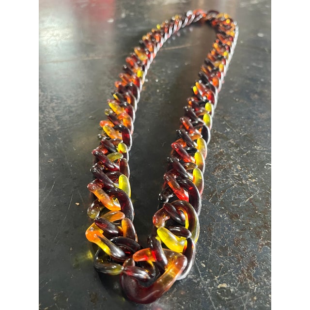 Ciner 1970s Vintage Mid Century Modern Oversized Lucite Brown Resin Faux Tortoiseshell Chunky Chain Necklace For Sale - Image 4 of 7