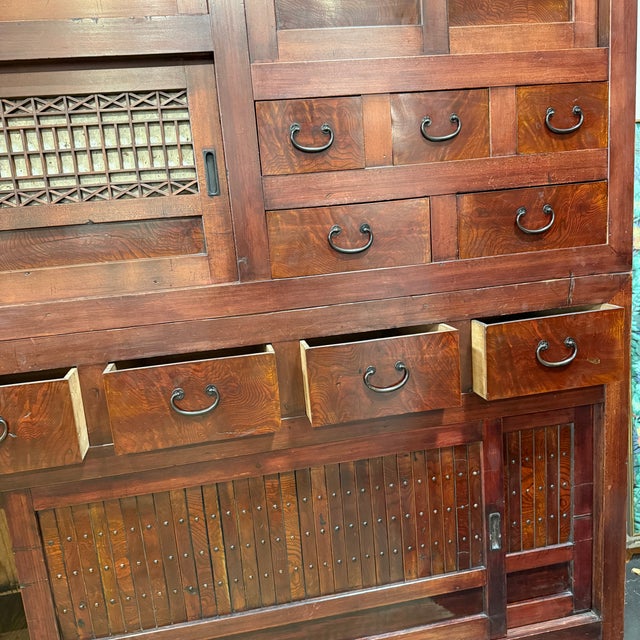 Antique Japanese Mizuya-Dansu Cabinet – Meiji/Taisho Period Kitchen Chest With Lattice Doors, Bamboo Paneling & Multiple Drawers For Sale - Image 12 of 12