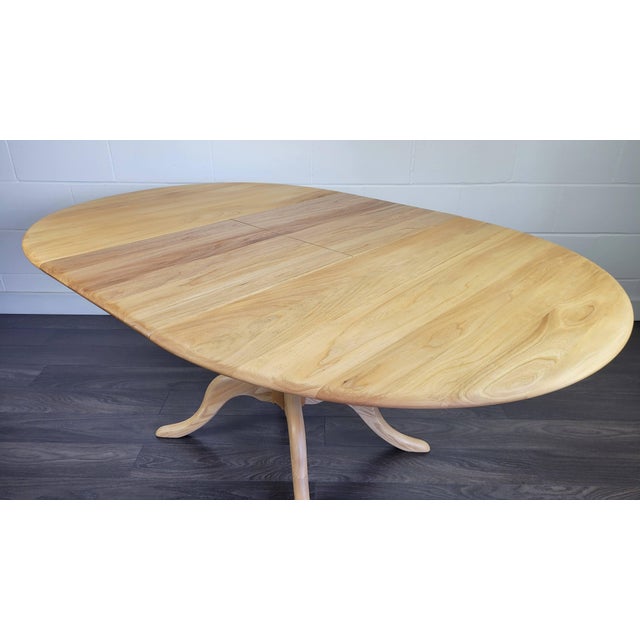 Chester Extendable Pedestal Dining Table from Ercol, 2000s For Sale - Image 13 of 18