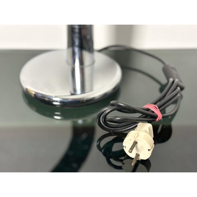 Bring a touch of vintage futurism to your spaces with the legendary Elbow lamp by Targetti Sankey. Designed in the early...