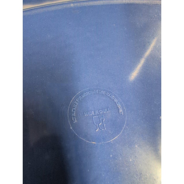 Abstract Decorative Blue Plastic Plate With Intricate Pattern For Sale - Image 3 of 3