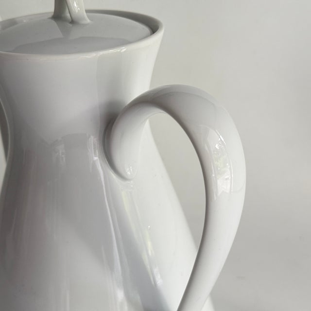 Modern Form 2000 White Tea Pot by Raymond Loewy for Rosenthal, Germany, 1950s For Sale - Image 3 of 6
