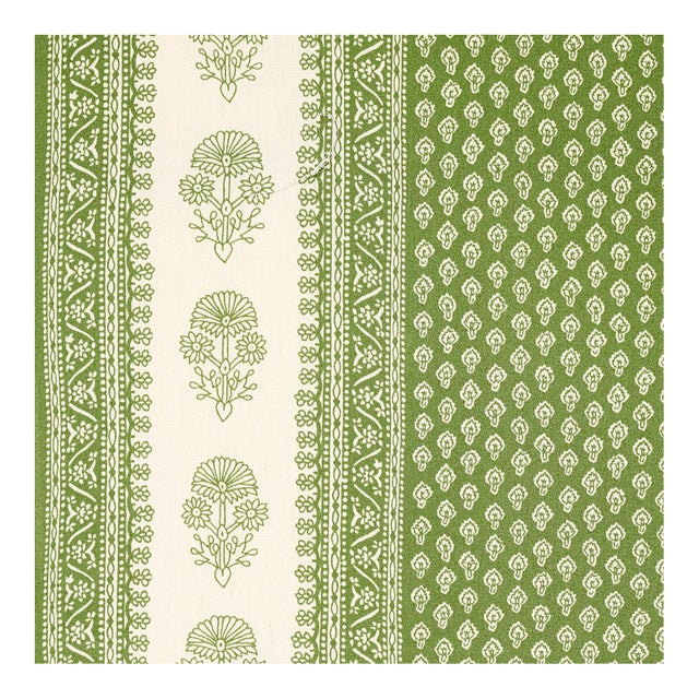 Sample - Schumacher x Mark D. Sikes Hyacinth Indoor/Outdoor Fabric in Leaf Green For Sale