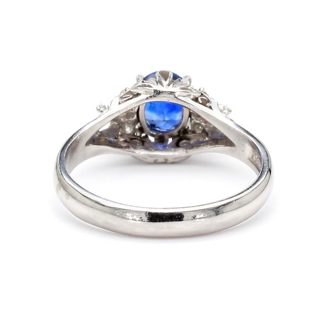 Vintage 0.97 Carat Oval Blue Sapphire & Diamond Filigree in Platinum Floral Ring, Size 5.75 For Sale In Miami - Image 6 of 10