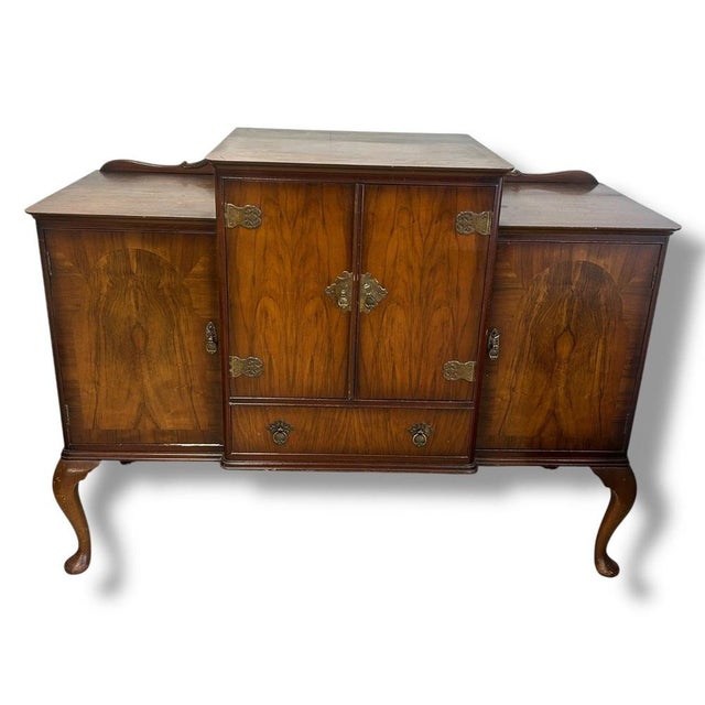 Vintage Queen Anne Sideboard in Walnut For Sale - Image 4 of 8