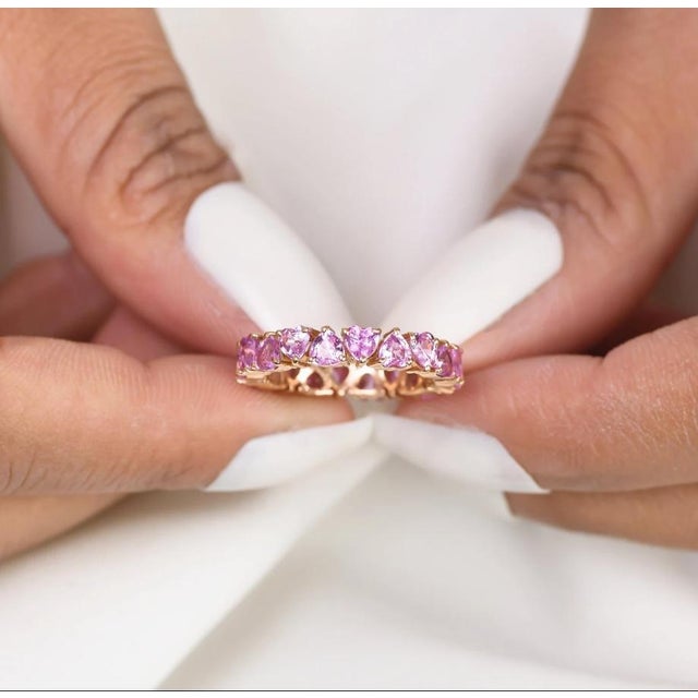 Contemporary Natural 2.93 cts pink sapphire heart ring in 14k gold For Sale - Image 3 of 18