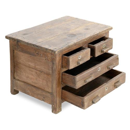 Charming old teak storage unit, ideal for bringing a touch of authenticity and character to your interior. Measuring 40 cm...