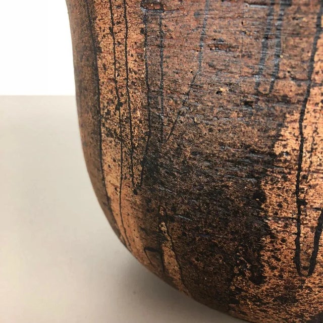 Extra Large Ceramic Studio Pottery Vase by Gerhard Liebenthron, 1986 For Sale - Image 6 of 17