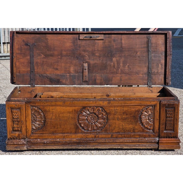 Early 18th Century 18th Century Rustic Trentino Chest in Carved Wood For Sale - Image 5 of 18