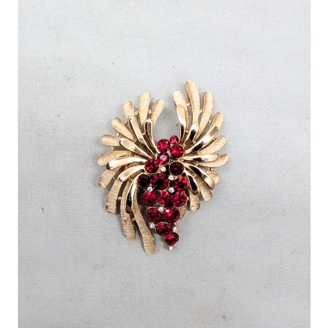 Red Vintage Signed Crown Trifari Goldtone Faux-Garnet Rhinestone Brooch For Sale - Image 8 of 8