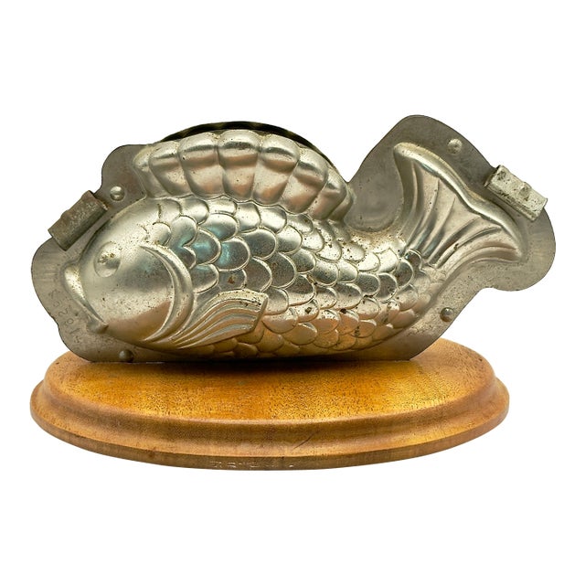 Vintage Belgian Fish Chocolate Mold – Waldek Dilbeek – Mid-20th Century Tinplate Candy Mold For Sale