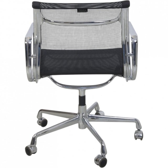 Vintage EA-117 Office Chair in Black Mesh by Charles Eames, 2000s For Sale - Image 10 of 16