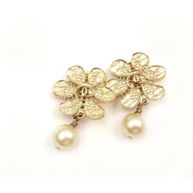 Contemporary Chanel Gold CC Lace Flower Pearl Dangle Clip on Earrings, A Pair For Sale - Image 3 of 5
