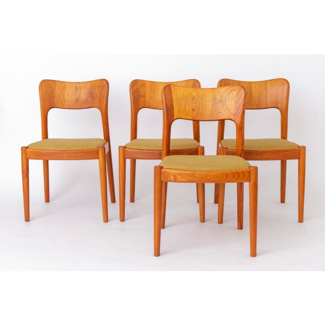 Set of 6 Chairs by Niels Koefoed | Model “Ole” | 1970s | Denmark (Koefoeds Hornslet Møbelfabrik A/S) Beautiful set of six...