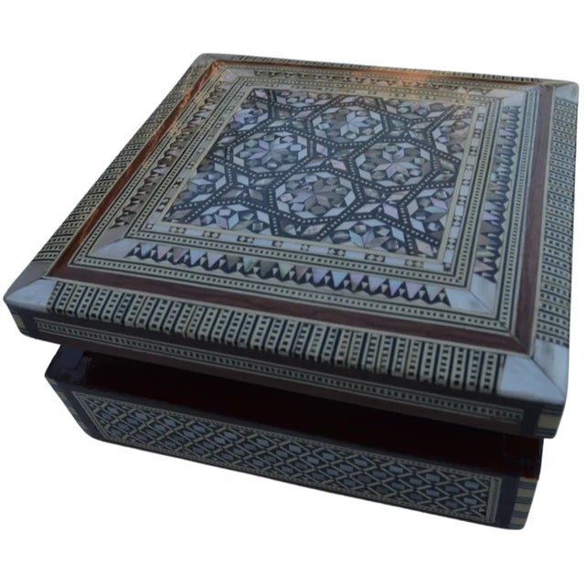 Vintage Moorish Mother-Of-Pearl Inlaid Box For Sale In New York - Image 6 of 11