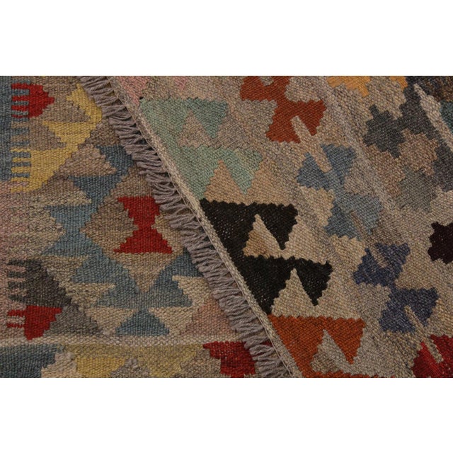Textile Rustic Kilim Gray Pink Wool Rug - 5'7" X 8'4" For Sale - Image 7 of 7