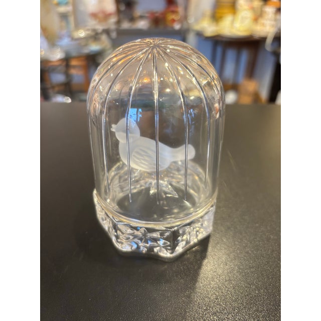 Figurative Hofbauer Crystal ‘Byrdes’ Collection Bid in a Glass Dome For Sale - Image 3 of 6