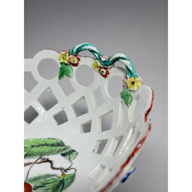 Mid 18th Century Pair of Derby "Moth Painter" Reticulated Porcelain Baskets C. 1758–1765 For Sale - Image 5 of 10