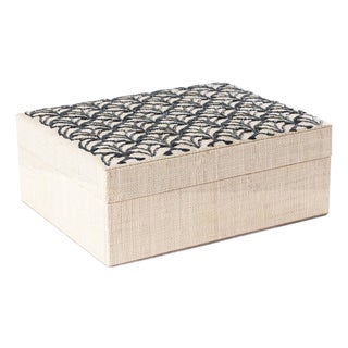 Canaria Petals Natural Fiber Raffia Decorative Box For Sale
