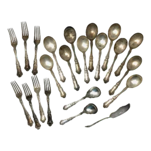 1835 Pat 1907 R. Wallace Silverplate Flatware Set- 22 Pieces