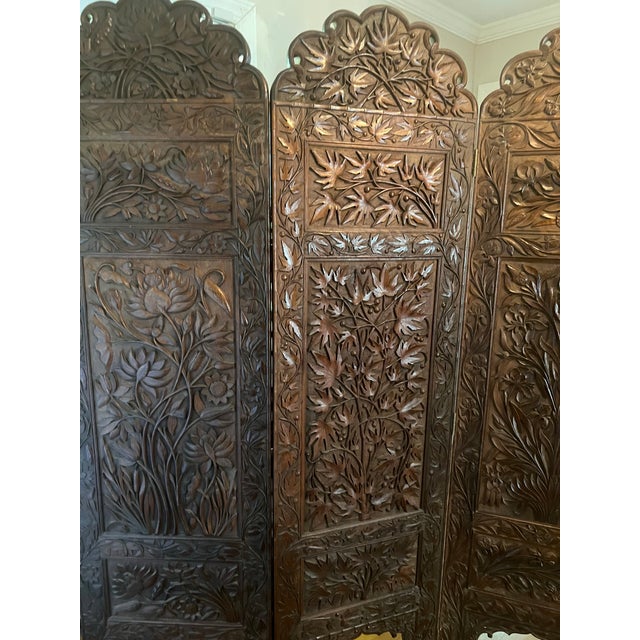 Mid 20th Century Exquisite Indonesian Solid Teak Screen – Hand-Carved Dragons & Floral Motifs For Sale - Image 4 of 7