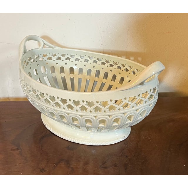 Antique 18th Century English George III Shorthose Creamware Basket For Sale - Image 4 of 10