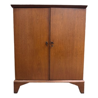 Vintage Mid-Century Modern Flip-Top Cocktail Bar Cabinet, C. 1960s For Sale