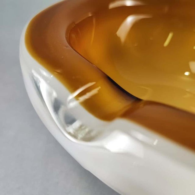 White and Brown Sommerso Murano Glass Ashtray, 1970s For Sale - Image 4 of 5