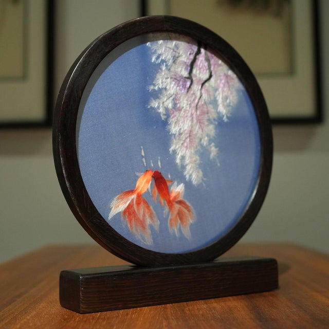 Art Deco Double-Sided Suzhou Embroidery Goldfish Artwork – Handcrafted Silk Feng Shui Decor For Sale - Image 3 of 5