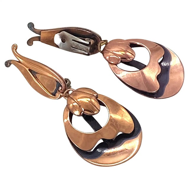 Signed Renoir Mid-Century Copper Oversized Dangle Earrings, United States For Sale - Image 4 of 5