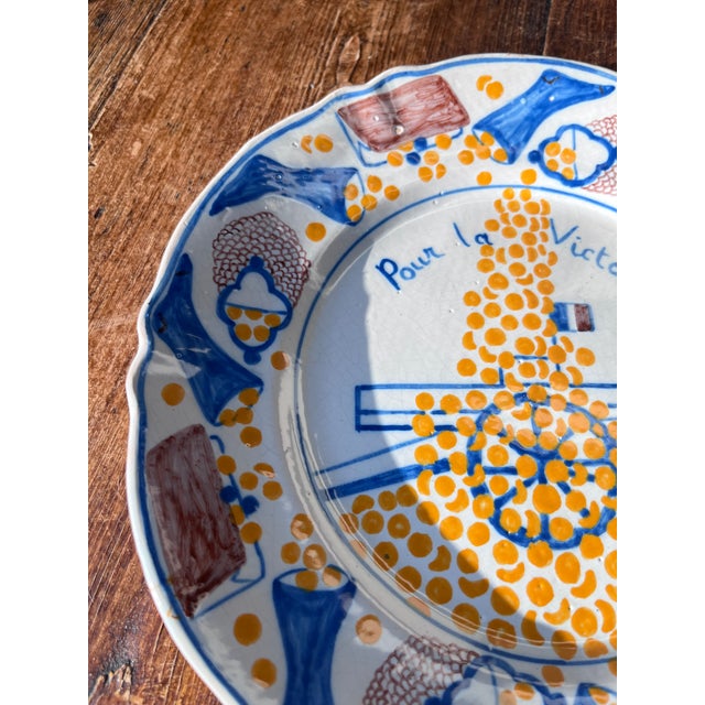 Antique 1917 Hr Quimper Assiettes Du Cercle Du Soldat or Circle of the Soldier of the 6th Arrt Faience Plate,Pour La Victoire/for Victory,War Plates For Sale In Dallas - Image 6 of 7