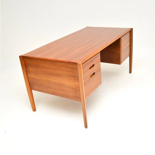 Wilhelm Renz Vintage Executive Desk in Walnut by Wilhelm Renz, 1960 For Sale - Image 4 of 14