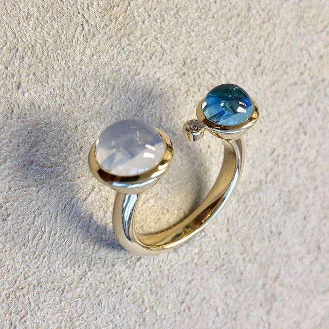 Syna Moon Quartz and Blue Topaz Yellow Gold Ring with Diamonds For Sale In New York - Image 6 of 9