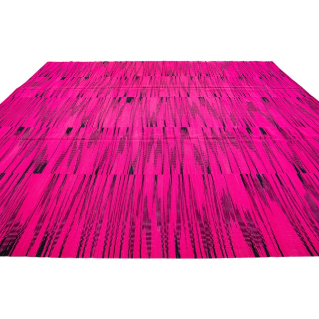 2020s 2020s Contemporary Abstract Turkish Kilim Wool Rug in Pink & Black For Sale - Image 5 of 7