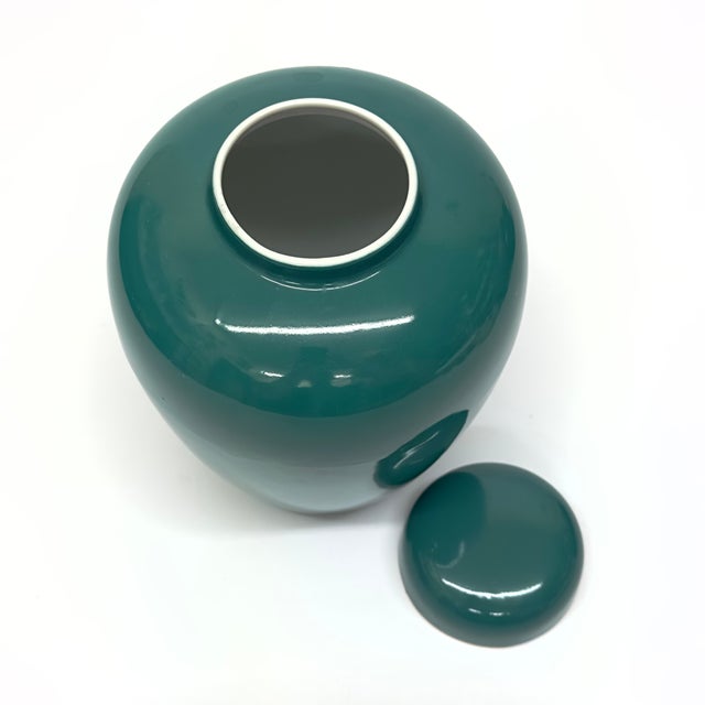 Classic Hollywood Regency Ceramic Ginger Jars With Lids - Group of 3 For Sale In Miami - Image 6 of 9