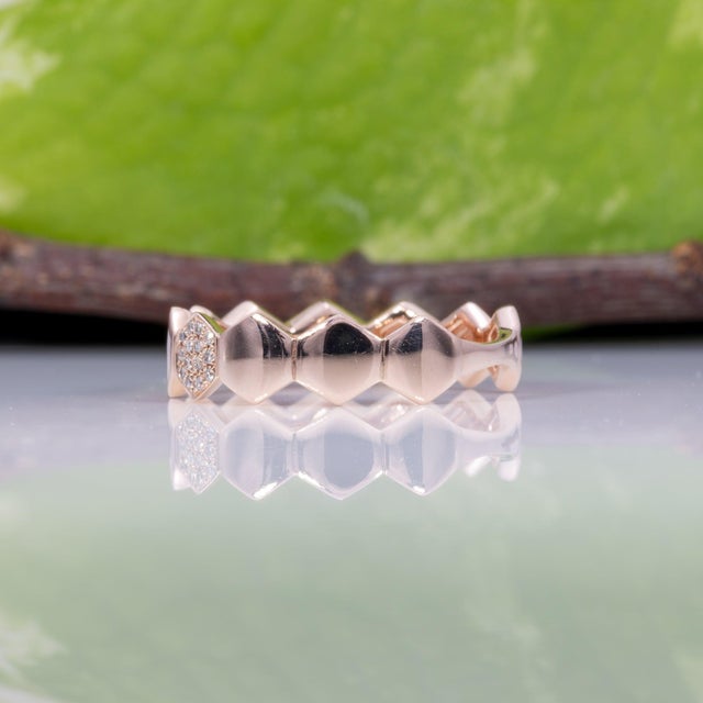 Metal Natural Diamond Ring in 14k Gold | Unique Geometric Band Ring, Size 6.75 For Sale - Image 7 of 10