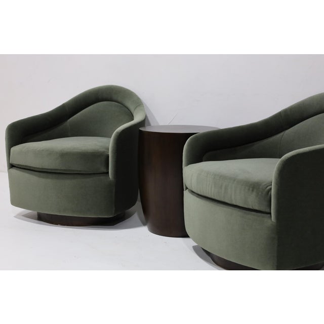 Mid-Century Modern Milo Baughman Style Teardrop Lounge Chairs in Vendome Mohair For Sale - Image 3 of 9