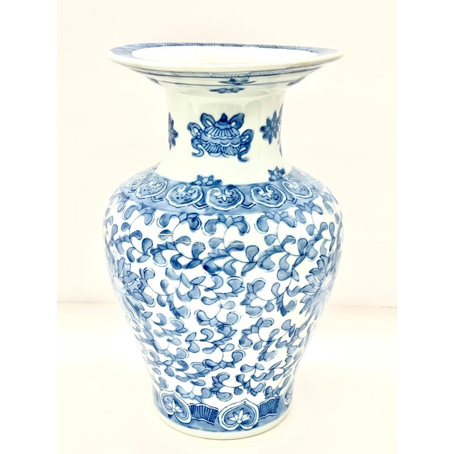 1980s Blue & White Chinese Floral Motif Porcelain Vase For Sale - Image 5 of 9