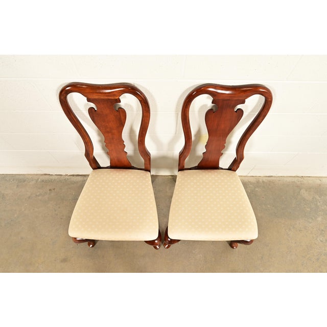 Thomasville Queen Anne Carved Solid Mahogany Side Chairs or Dining Chairs | Pair For Sale In South Bend - Image 6 of 15