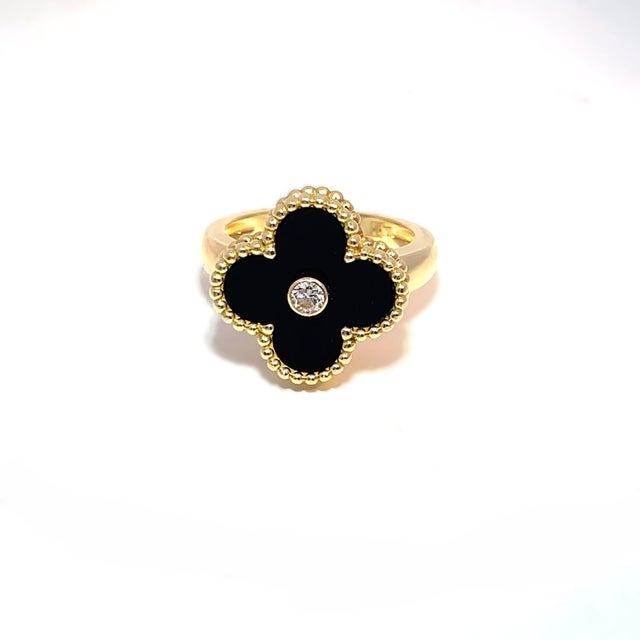 Modern Van Cleef & Arpels 18k Yellow Gold Onyx Clover Motif and Diamond Ring, Size 4.5 For Sale - Image 3 of 8