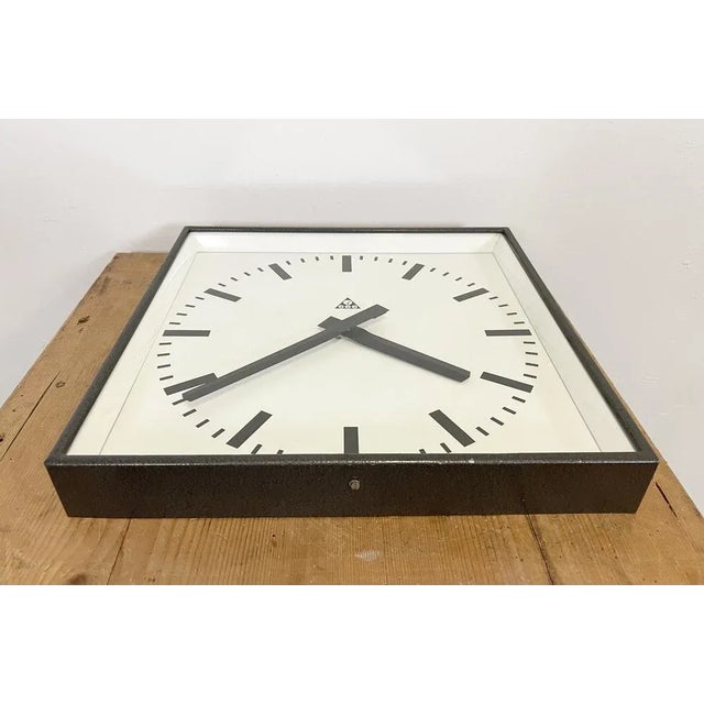 Large Dark Grey Square Wall Clock from Pragotron, 1960s For Sale - Image 6 of 11