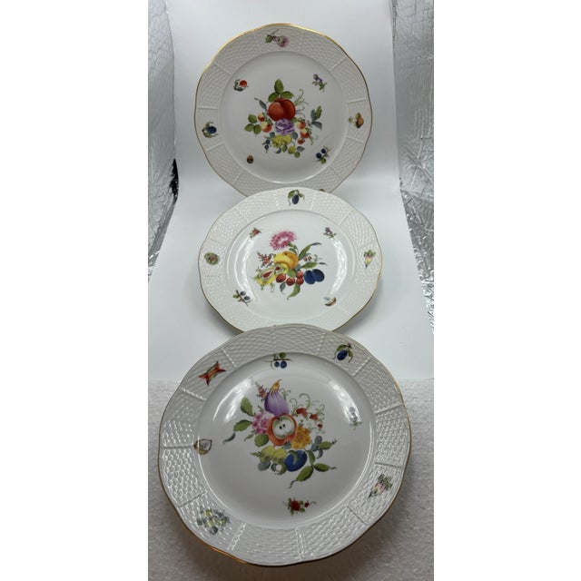 Herend Fruits and Flowers ( Bfr) #524 Dinner Plates- Set of 3 For Sale In New York - Image 6 of 12