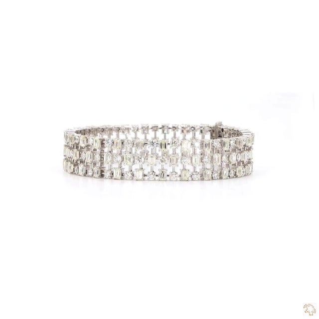 Modern 11.95 Carat Emerald Cut Diamond Gold Bracelet For Sale - Image 3 of 9