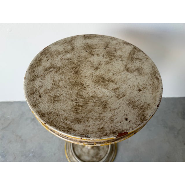 Vintage Hollywood Regency Distressed Painted Round Pedestal Side Table For Sale - Image 4 of 12