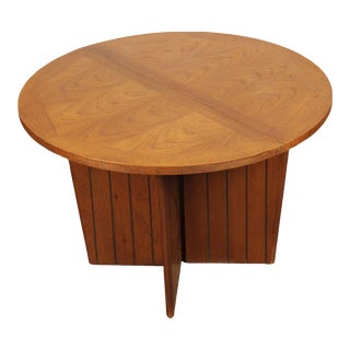 Lane Mid Century Modern Round Extendable Pedestal Dining Table For Sale