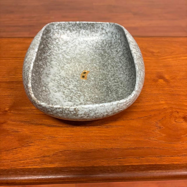 1970s Vintage Japanese Speckled Studio Pottery Centerpiece Bowl For Sale - Image 5 of 13