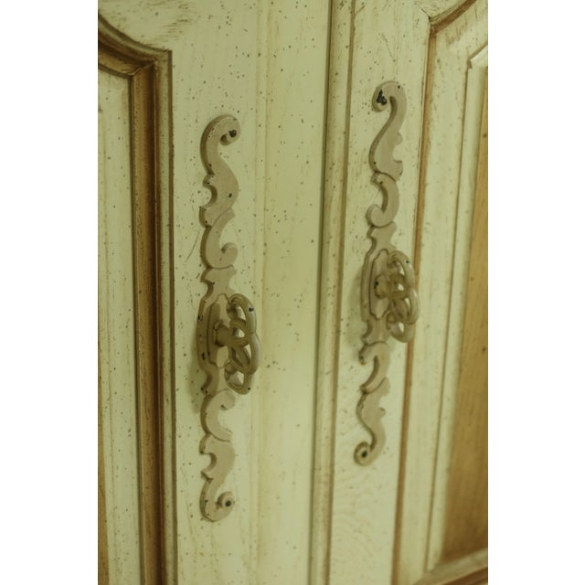 Thomasville Thomasville Country French Flip Top Oak Server Cabinet For Sale - Image 4 of 12
