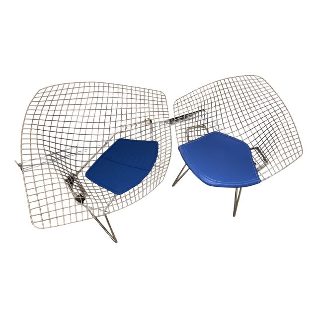 Wire 421 and 422 Diamond Chairs in Silver and Blue by Harry Bertoia for Knoll, 1970s, Set of 2 For Sale