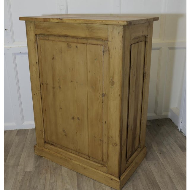 Hotel Restaurant Reception Hostess Greeting Station in Pine For Sale - Image 5 of 9