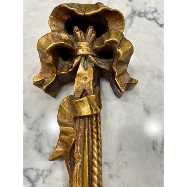 Pair of Vintage Giltwood Wall Display Shelves For Sale In Atlanta - Image 6 of 8